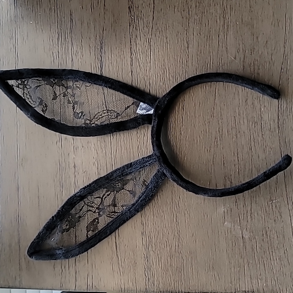 Lacey Bunny Ears Never been used - Picture 1 of 2